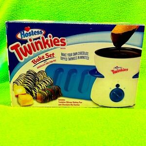 Hostess Twinkies Bake Set with Chocolate Melting Pot NWT